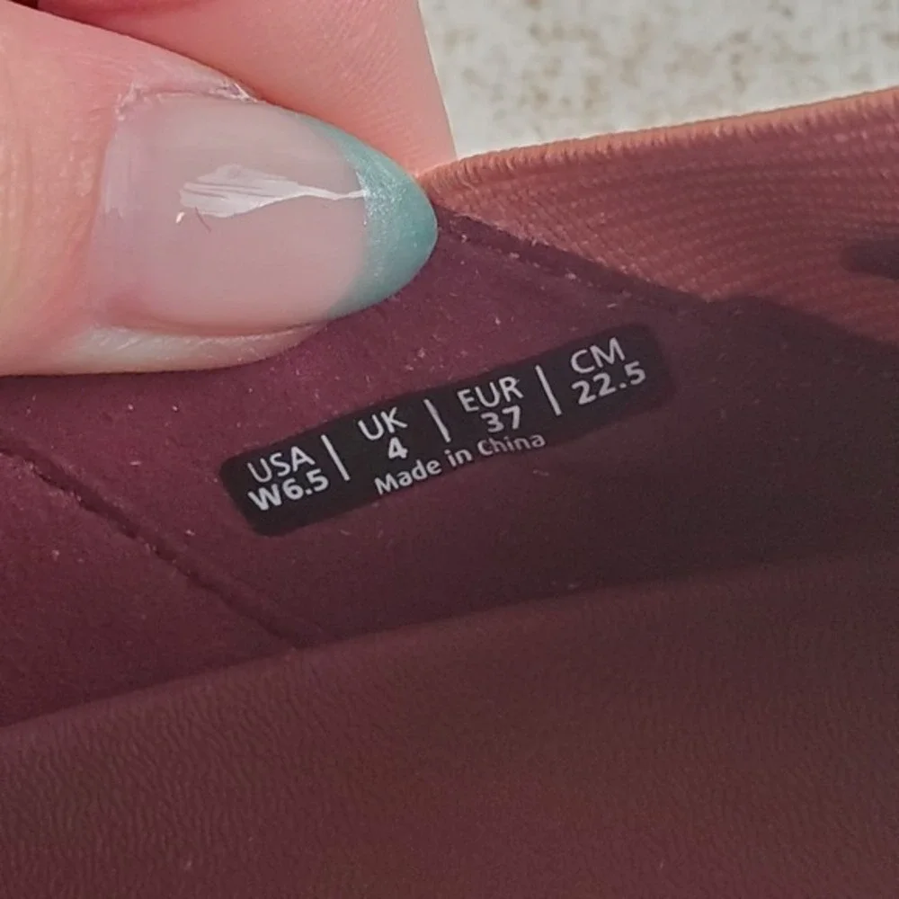 Spenco Siesta Womens Shoe Sz 6.5 W Fuchsia Rose Pink White Suede Slip On Sneaker